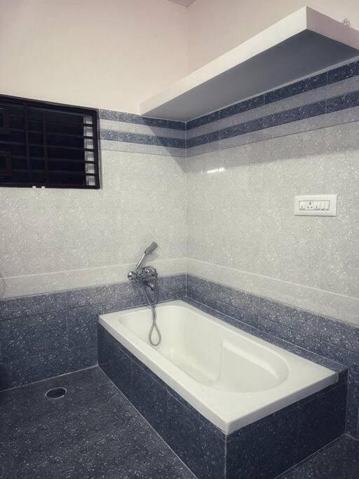 Krishna Homes Bangalore Bagian luar foto